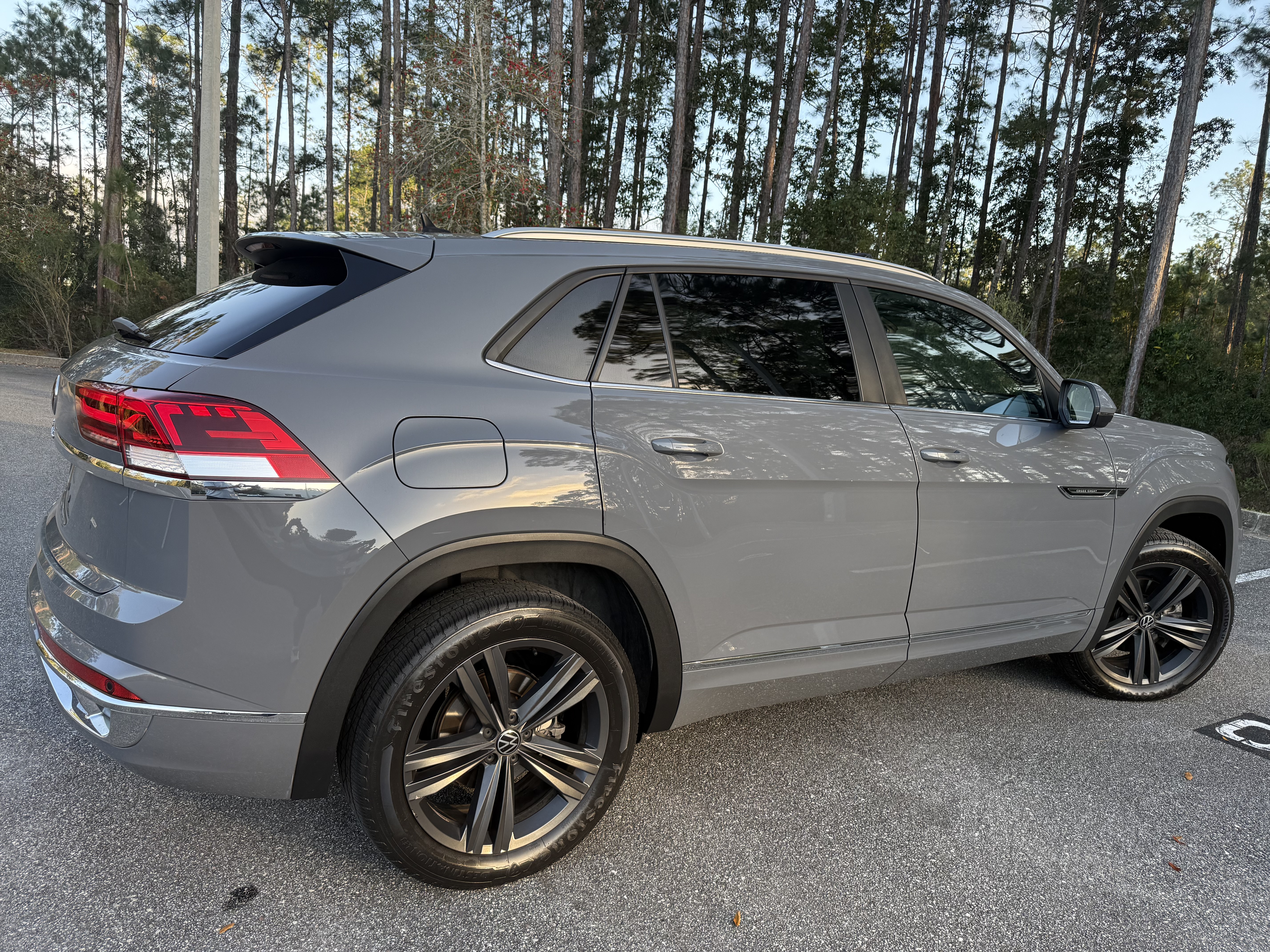 2020 Volkswagen Atlas Cross Sport SE w/Tech R-Line - Photo 9