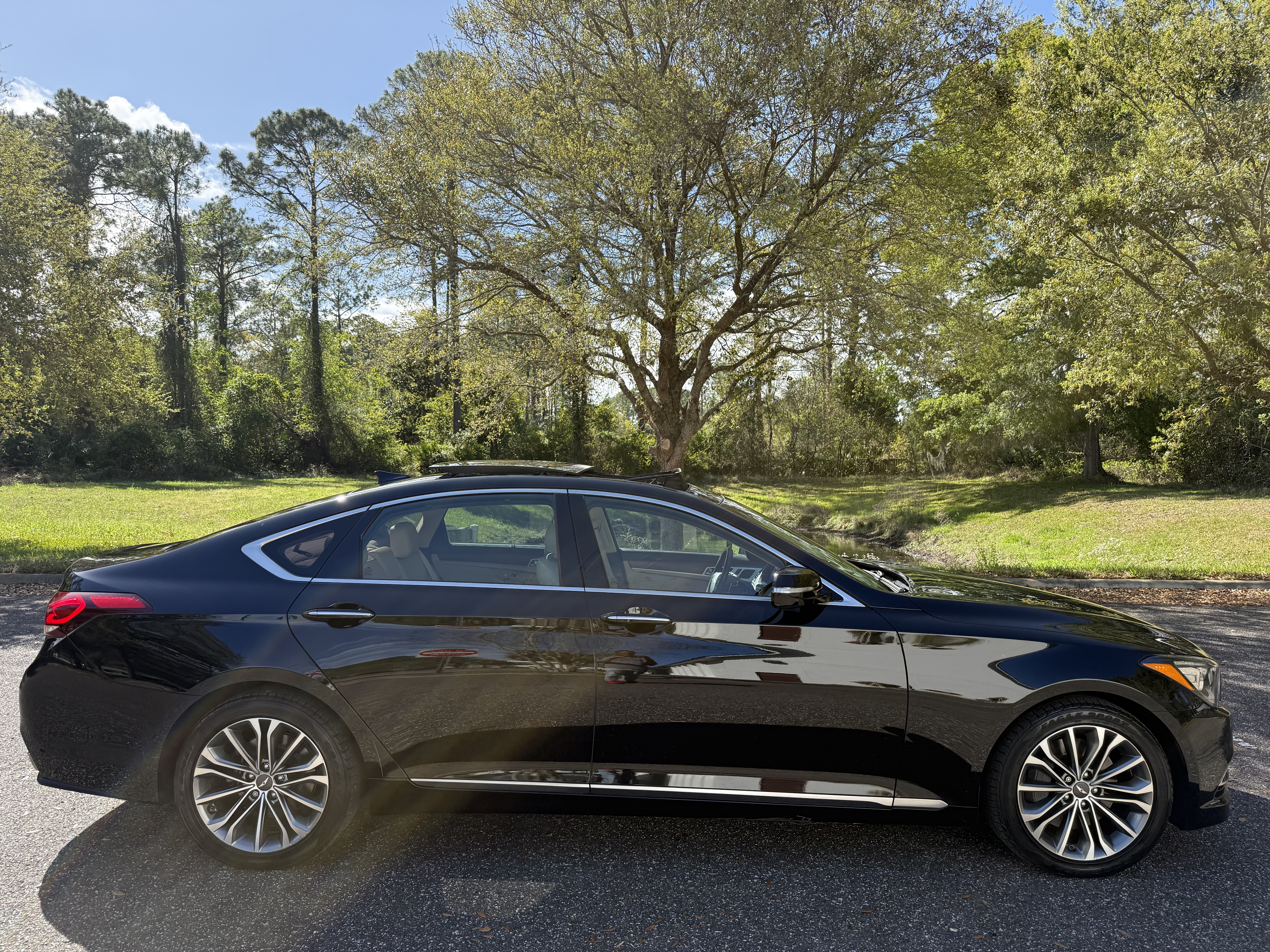 2016 Hyundai Genesis Base