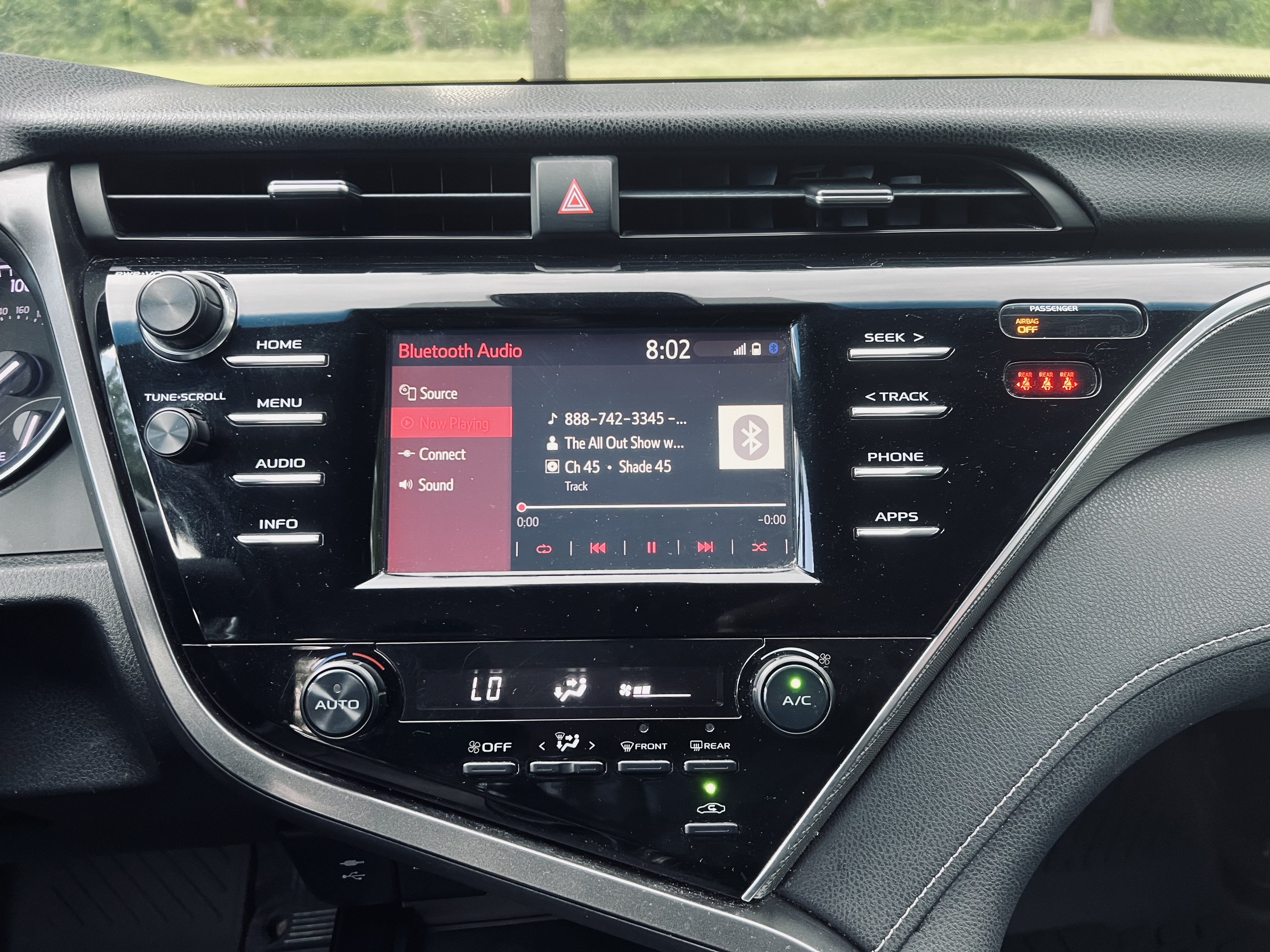 2020 Toyota Camry SE - Photo 12