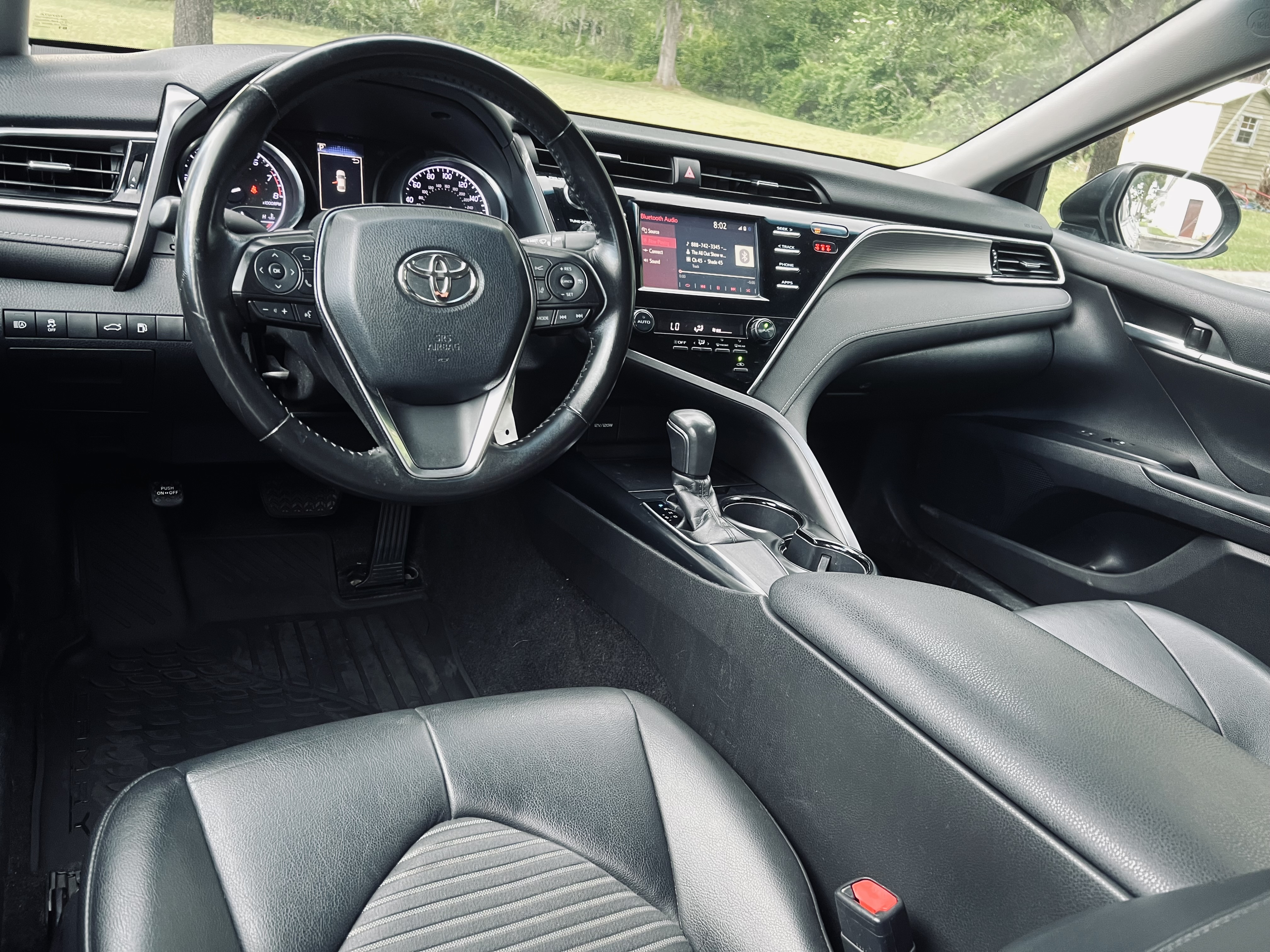 2020 Toyota Camry SE - Photo 14