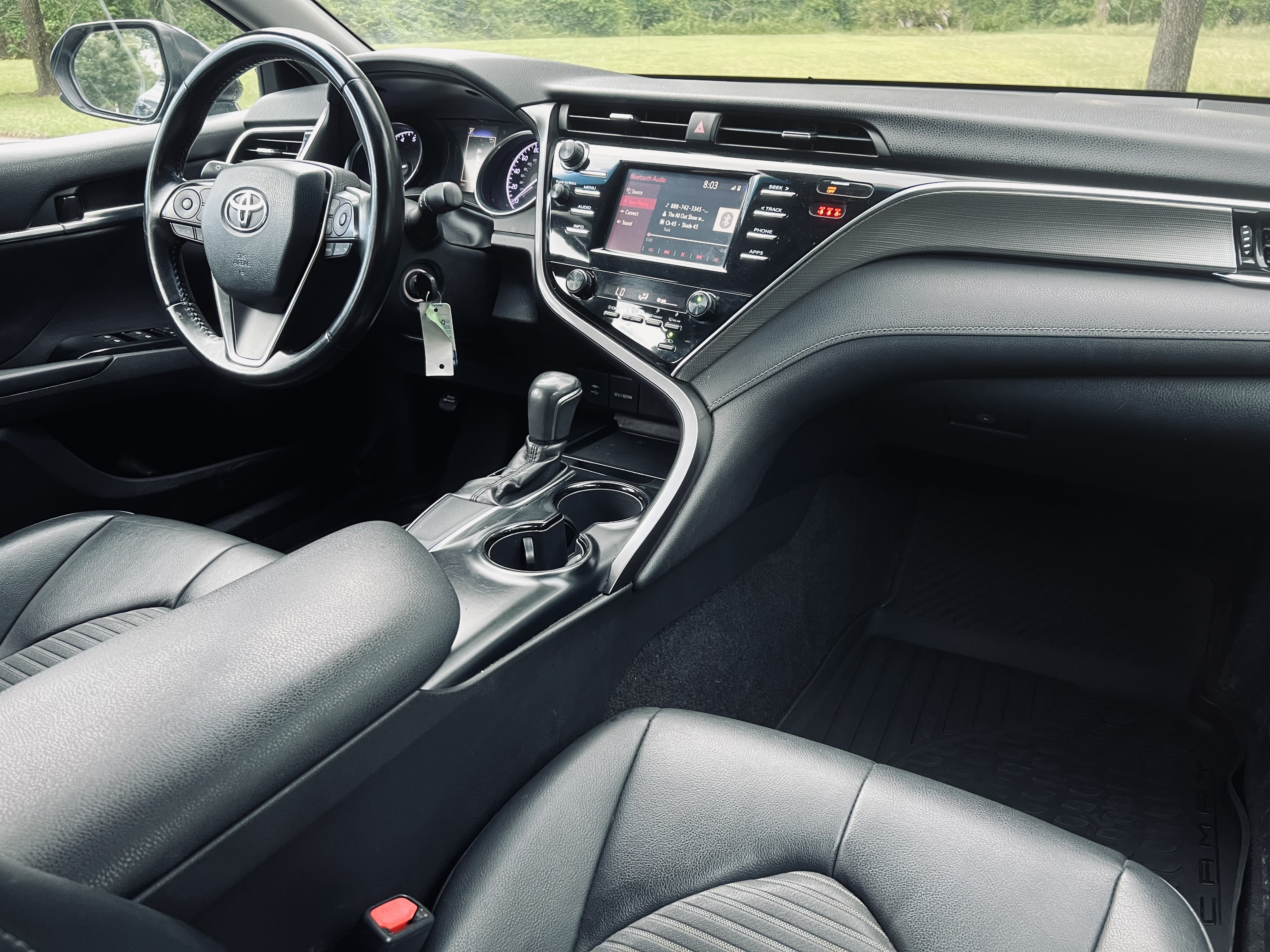 2020 Toyota Camry SE - Photo 16